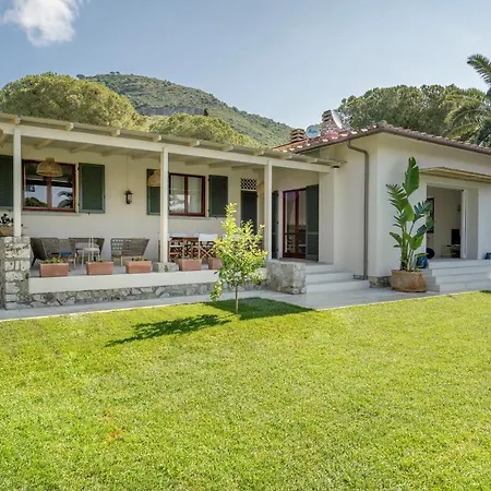 Elle Exclusive Isola D'elba